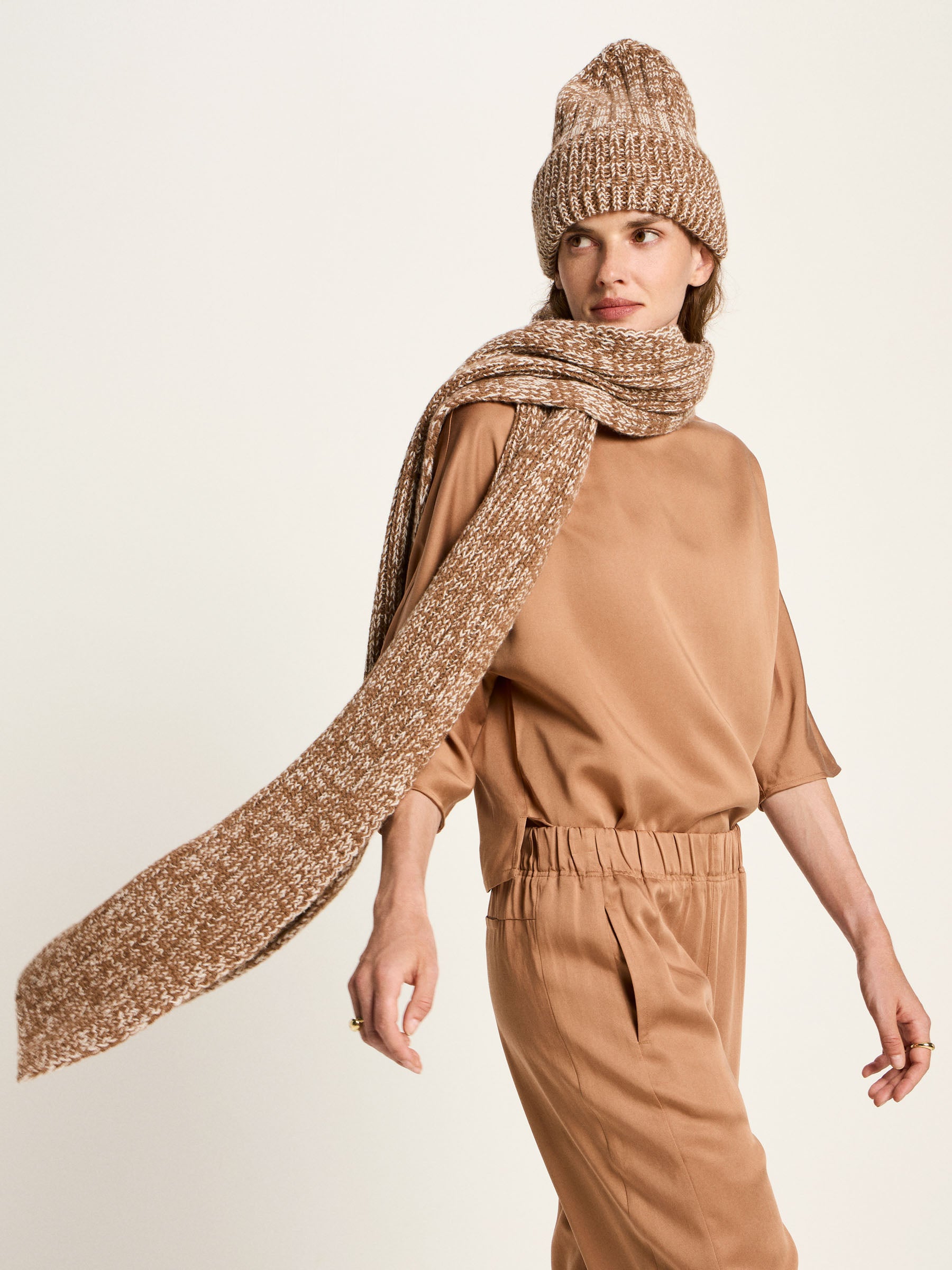 Knitted scarf (GOTS)