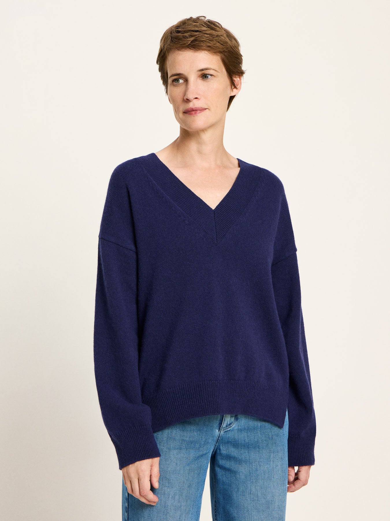 V-neck sweater (GOTS)
