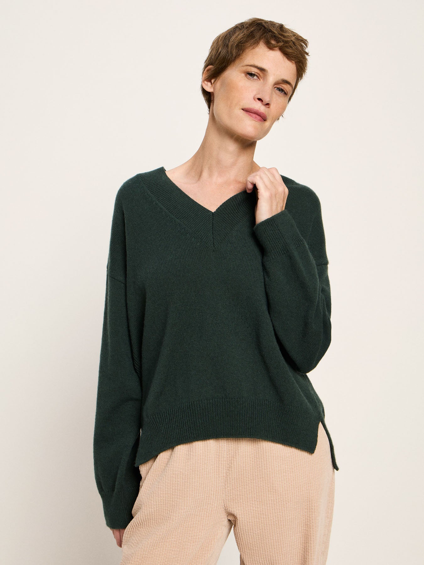 V-neck sweater (GOTS)