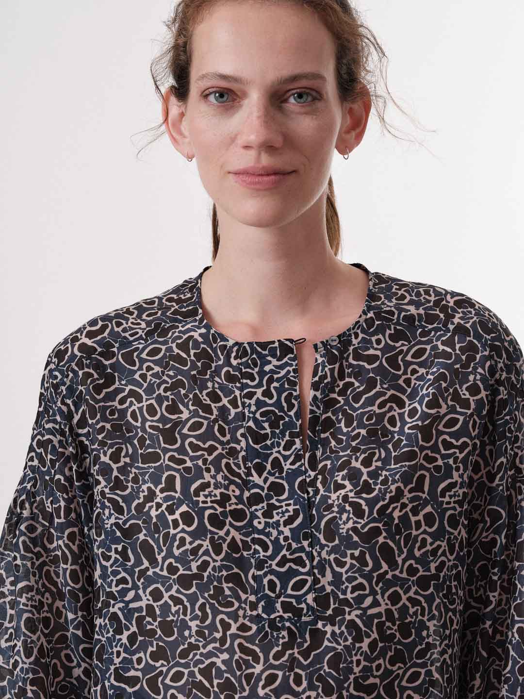 Blouse Print Floral Illusion