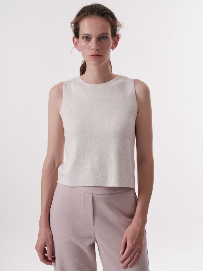 Cropped top made from 100% organic cotton