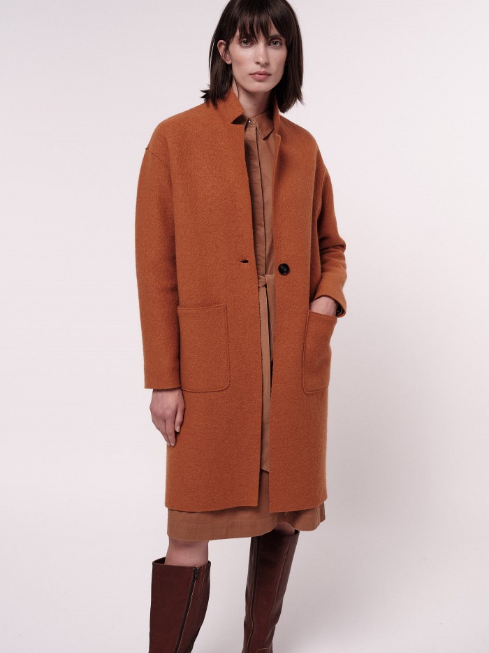 Woolen coat with lapel