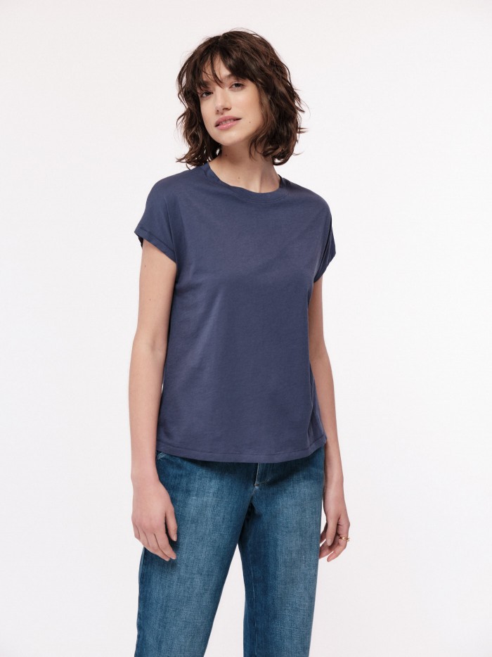 Loose short-sleeved shirt in organic cotton