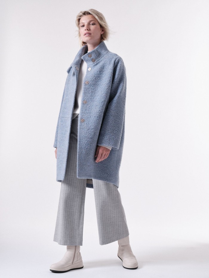 Eggshape coat made from organic new wool - fog