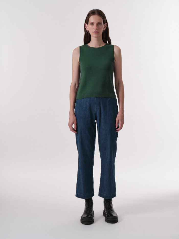 Cropped top made from 100% organic cotton