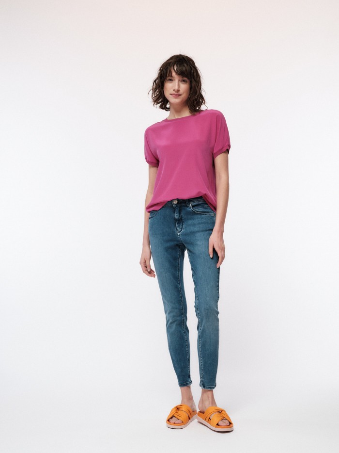Feminine organic cotton high-waist jeans 