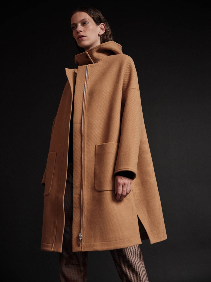 Cape coat made of merino wool - cappucino