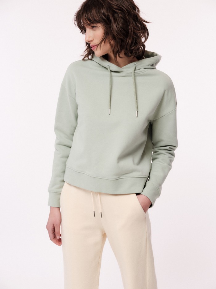 Feminine hooded sweatshirt made of organic cotton