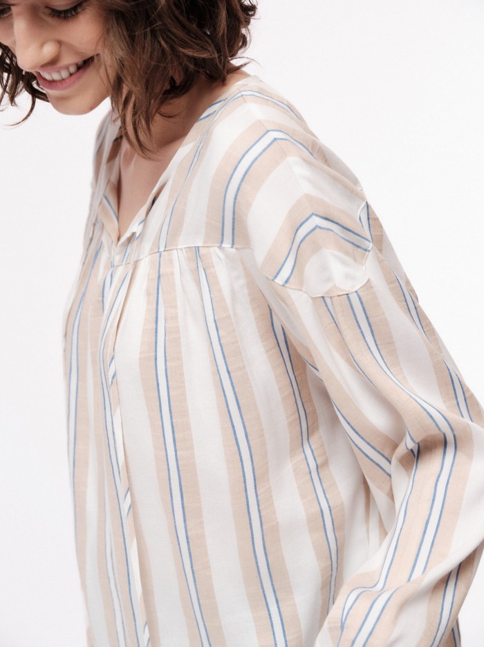 Blouse with stripes in LENZING™ ECOVERO™ & linen