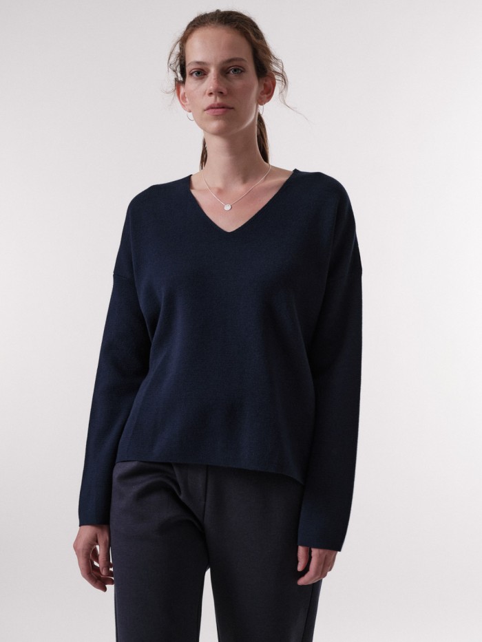 Sweater with v-neck - midnight