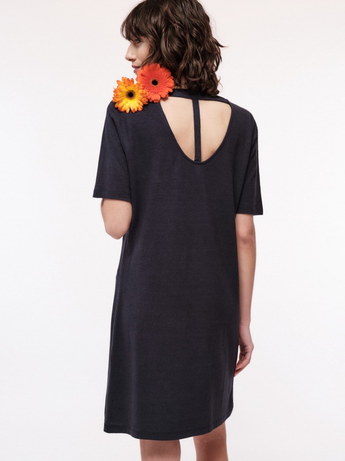 Kleid mit Rückenausschnitt aus Hanf & Bio-Baumwolle