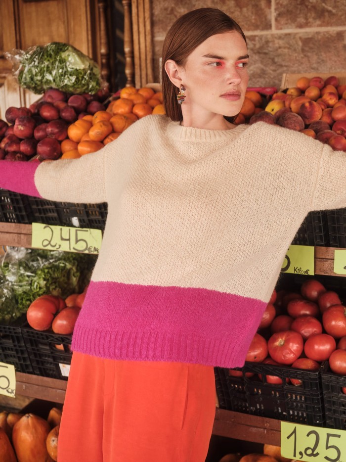 Bicolor sweater with structure